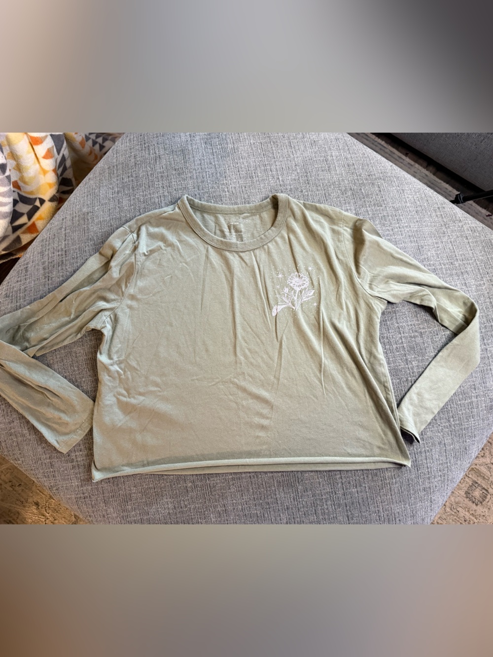 Greyson threads top